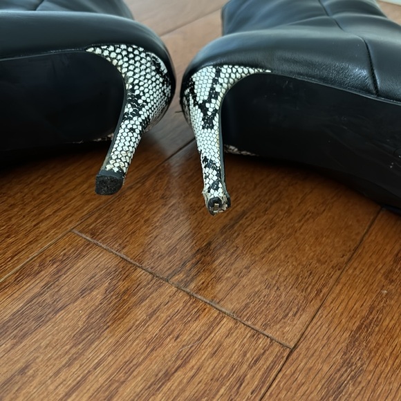 Black snake pointed toe ankle boots - Picture 5 of 5